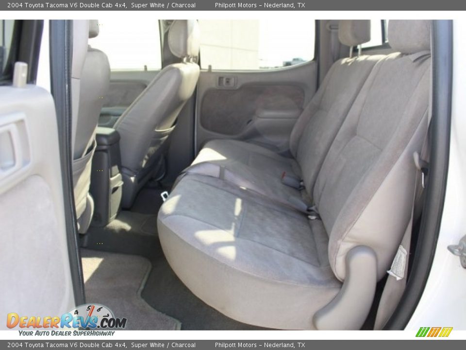 2004 Toyota Tacoma V6 Double Cab 4x4 Super White / Charcoal Photo #18