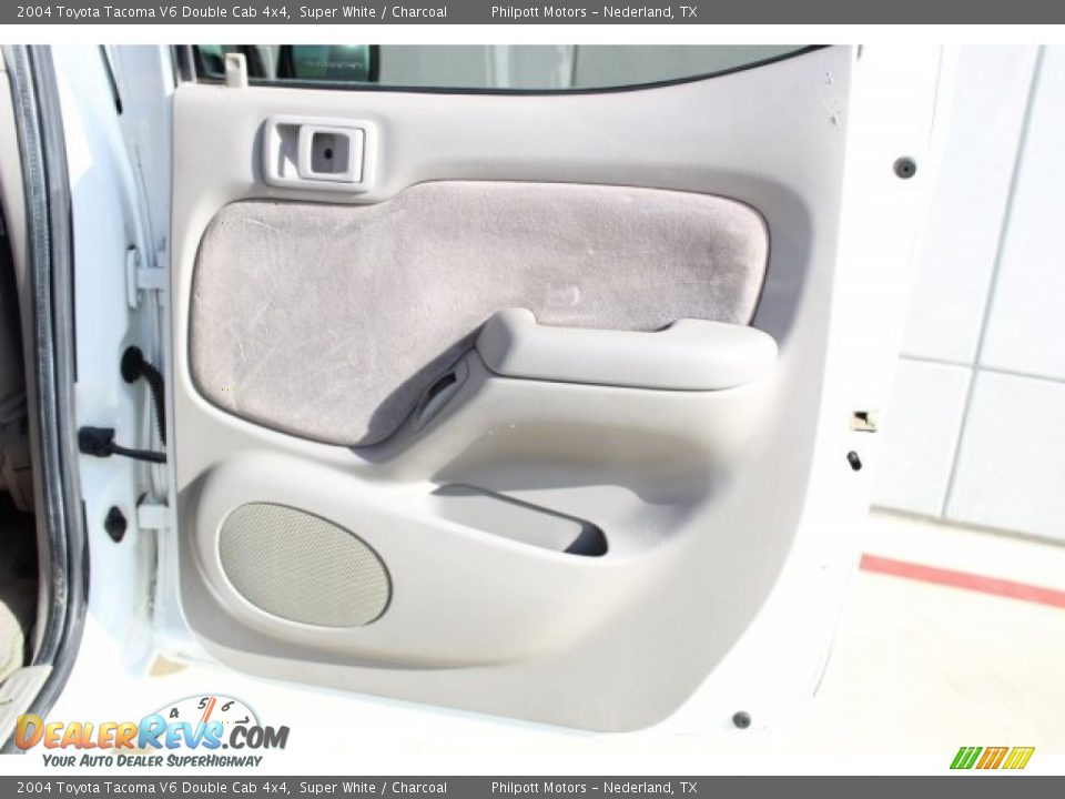 2004 Toyota Tacoma V6 Double Cab 4x4 Super White / Charcoal Photo #22