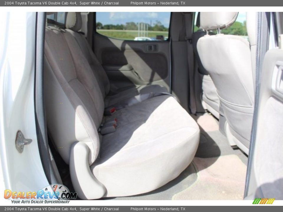 2004 Toyota Tacoma V6 Double Cab 4x4 Super White / Charcoal Photo #23