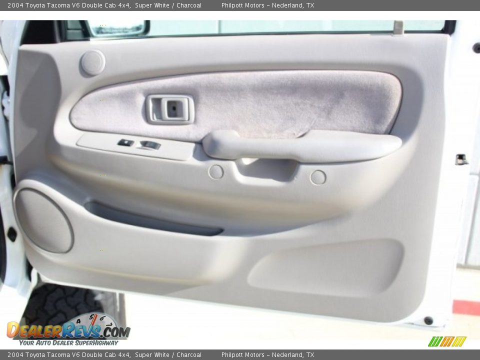 2004 Toyota Tacoma V6 Double Cab 4x4 Super White / Charcoal Photo #24