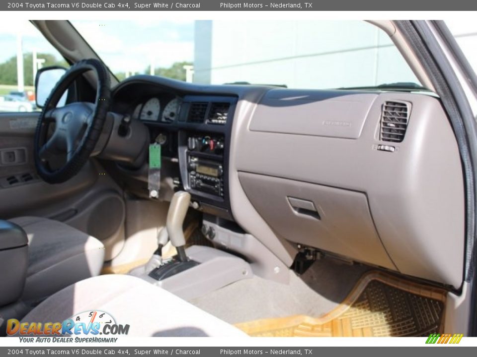 2004 Toyota Tacoma V6 Double Cab 4x4 Super White / Charcoal Photo #25
