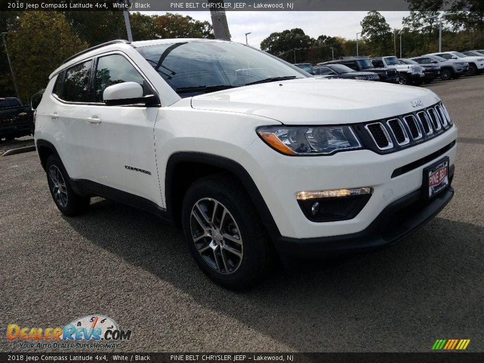 2018 Jeep Compass Latitude 4x4 White / Black Photo #1