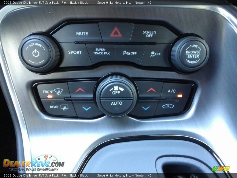Controls of 2018 Dodge Challenger R/T Scat Pack Photo #27