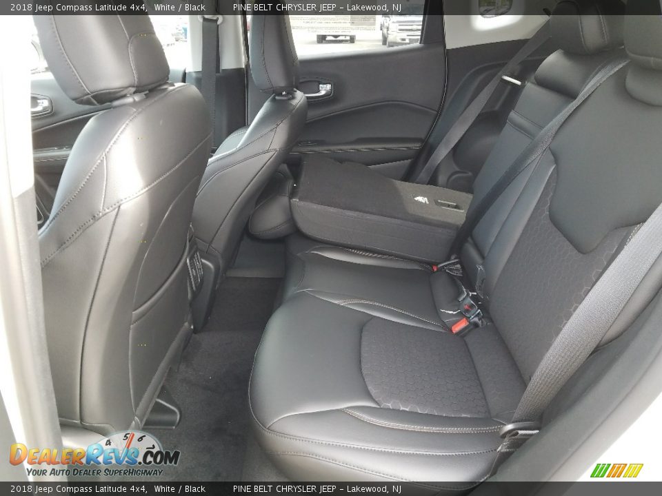 2018 Jeep Compass Latitude 4x4 White / Black Photo #6