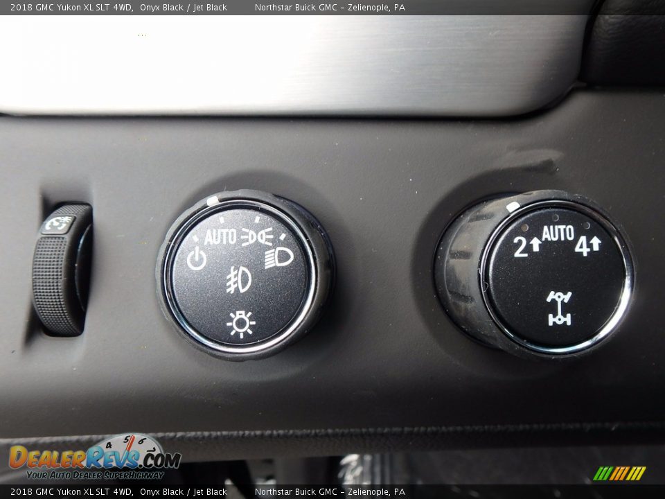 Controls of 2018 GMC Yukon XL SLT 4WD Photo #16