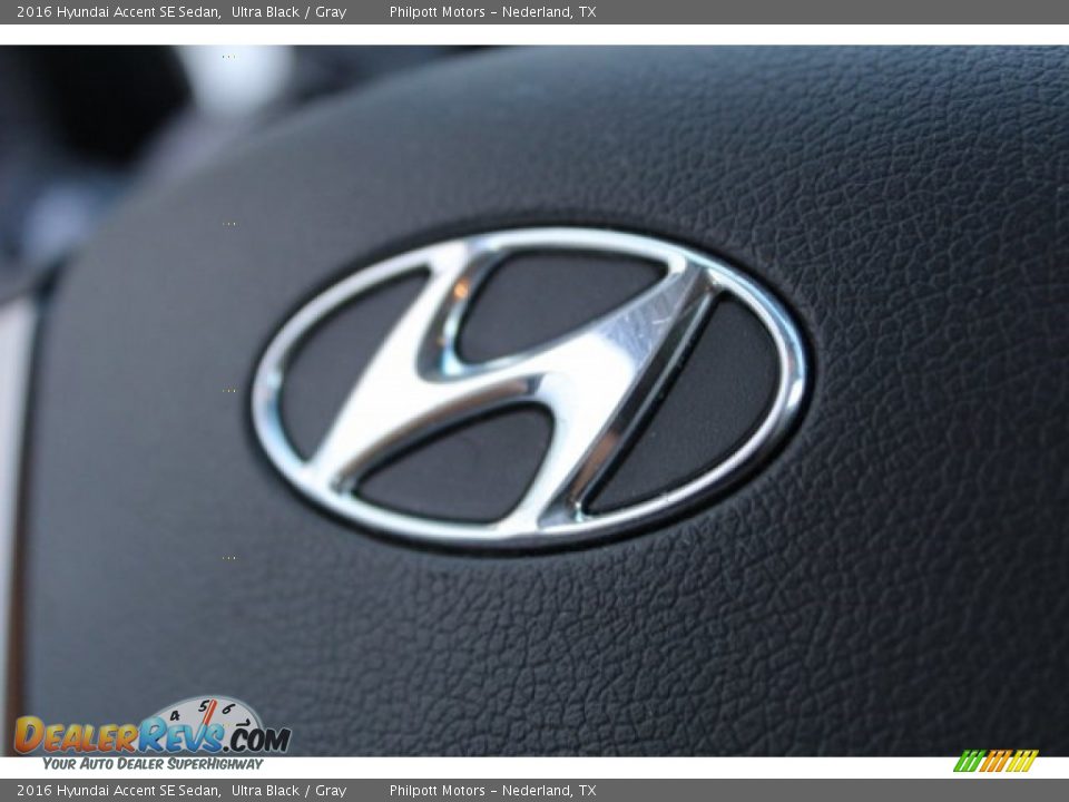 2016 Hyundai Accent SE Sedan Ultra Black / Gray Photo #21