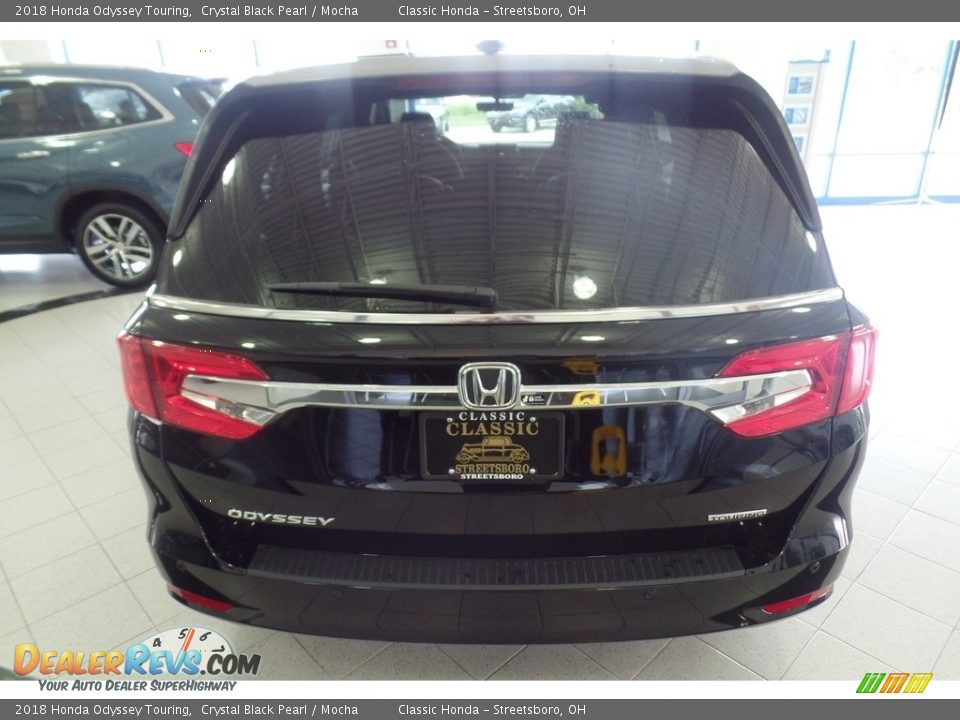 2018 Honda Odyssey Touring Crystal Black Pearl / Mocha Photo #4