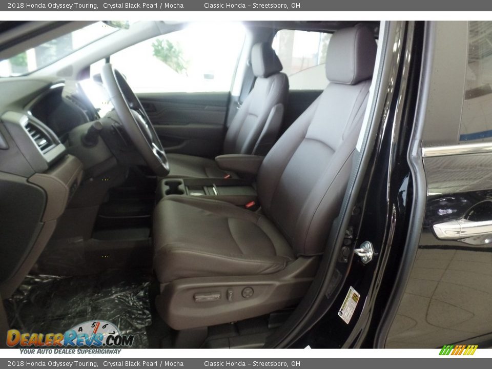 2018 Honda Odyssey Touring Crystal Black Pearl / Mocha Photo #7