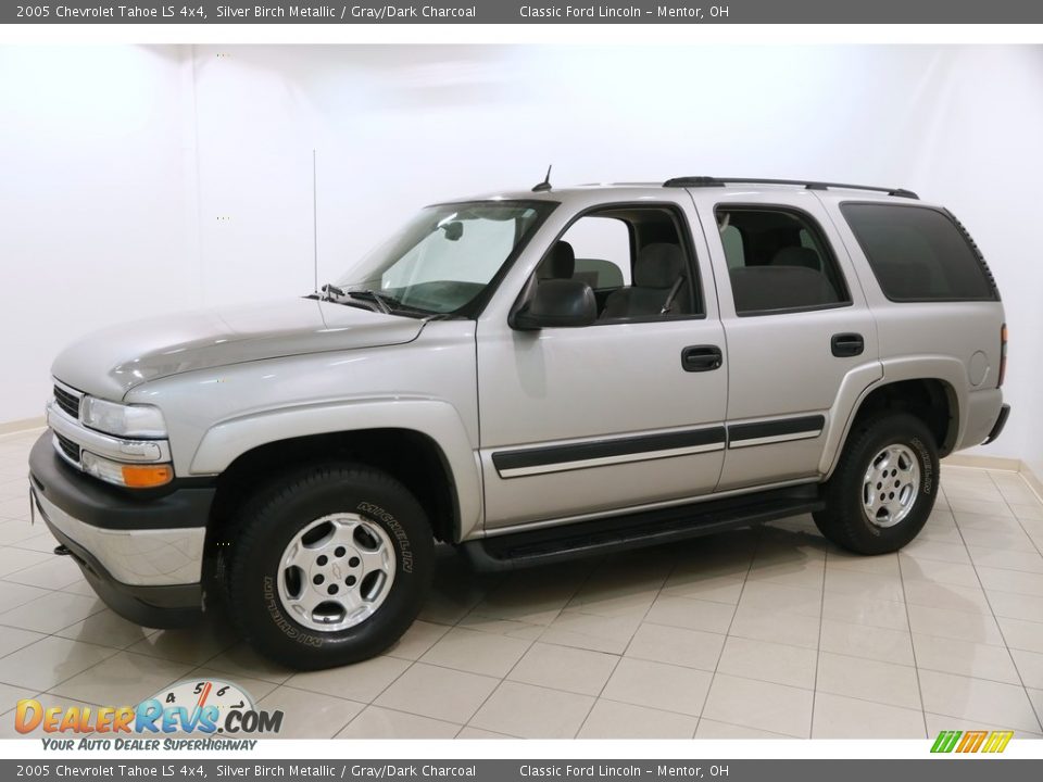 2005 Chevrolet Tahoe LS 4x4 Silver Birch Metallic / Gray/Dark Charcoal Photo #3