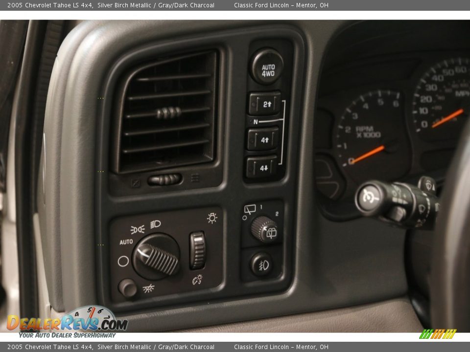2005 Chevrolet Tahoe LS 4x4 Silver Birch Metallic / Gray/Dark Charcoal Photo #5