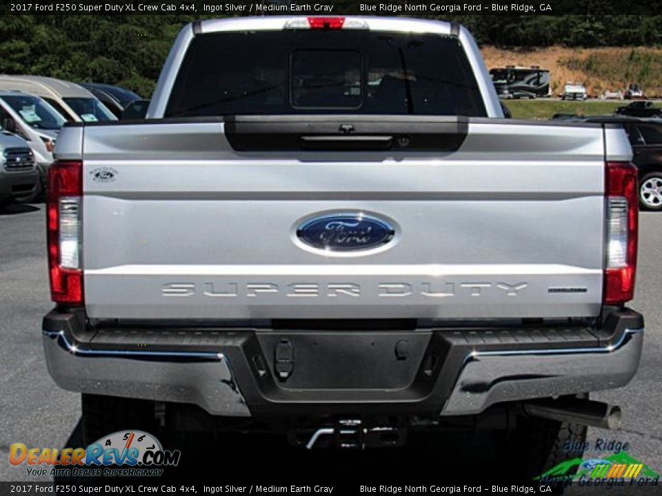 2017 Ford F250 Super Duty XL Crew Cab 4x4 Ingot Silver / Medium Earth Gray Photo #4