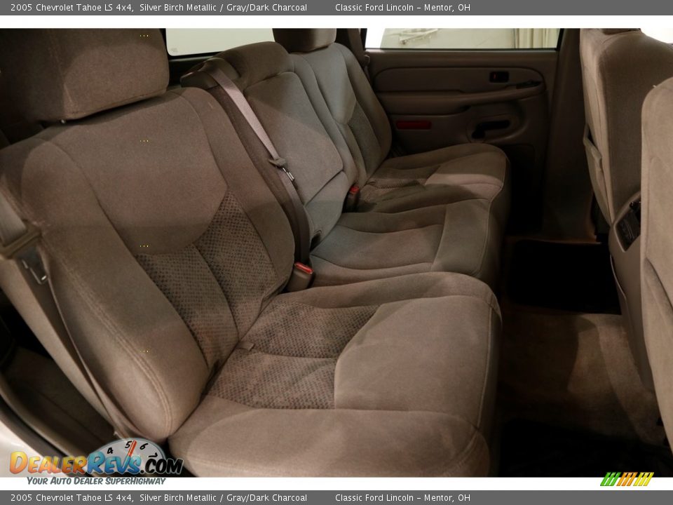 2005 Chevrolet Tahoe LS 4x4 Silver Birch Metallic / Gray/Dark Charcoal Photo #13
