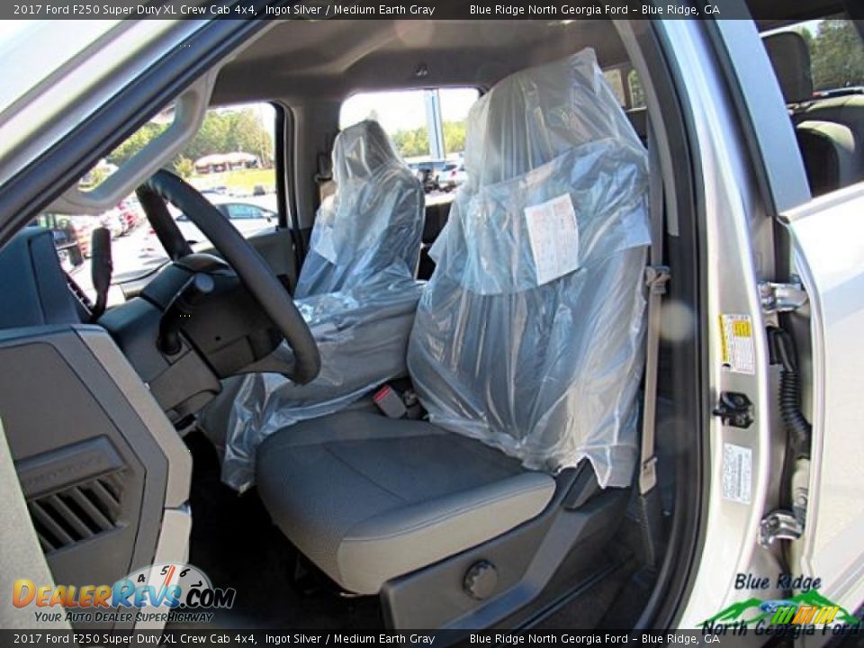 2017 Ford F250 Super Duty XL Crew Cab 4x4 Ingot Silver / Medium Earth Gray Photo #10