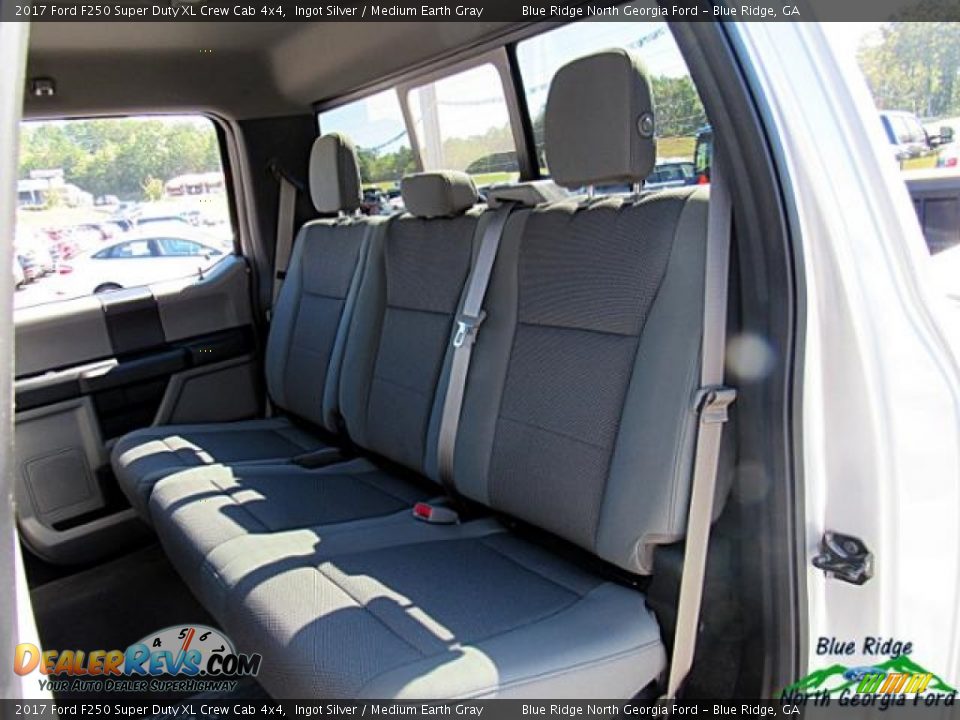 2017 Ford F250 Super Duty XL Crew Cab 4x4 Ingot Silver / Medium Earth Gray Photo #12