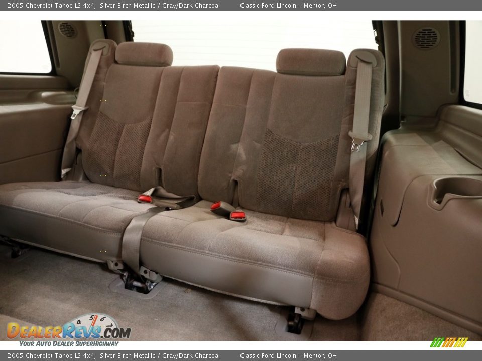 2005 Chevrolet Tahoe LS 4x4 Silver Birch Metallic / Gray/Dark Charcoal Photo #15