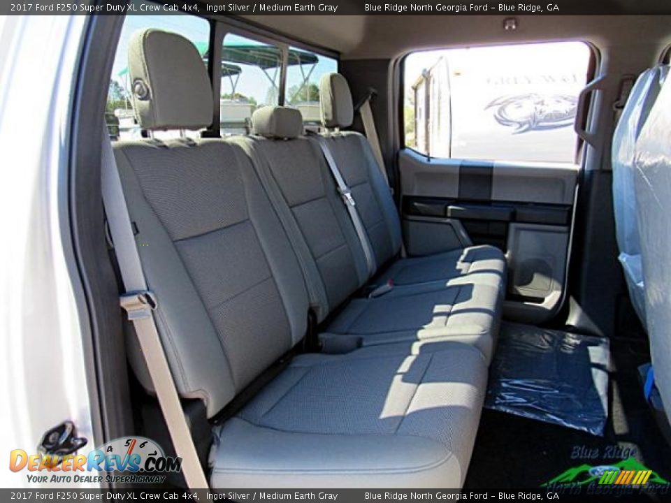 2017 Ford F250 Super Duty XL Crew Cab 4x4 Ingot Silver / Medium Earth Gray Photo #13