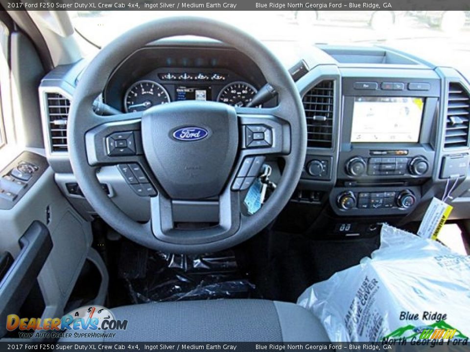 2017 Ford F250 Super Duty XL Crew Cab 4x4 Ingot Silver / Medium Earth Gray Photo #15