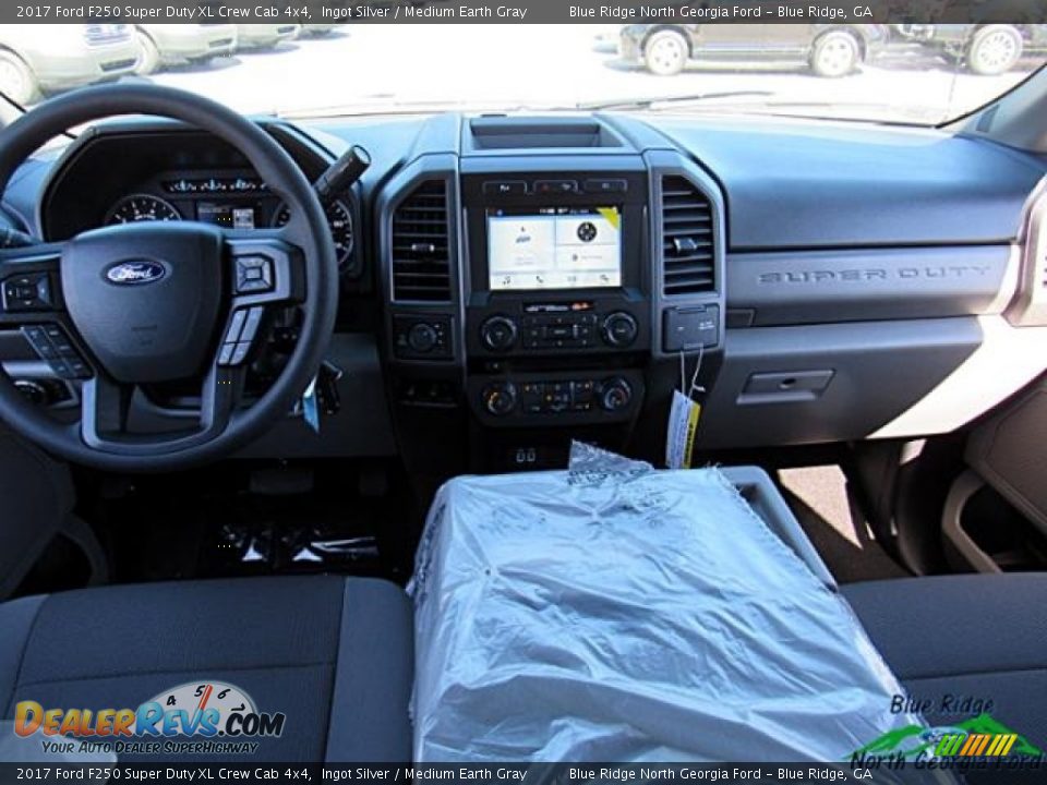 2017 Ford F250 Super Duty XL Crew Cab 4x4 Ingot Silver / Medium Earth Gray Photo #16