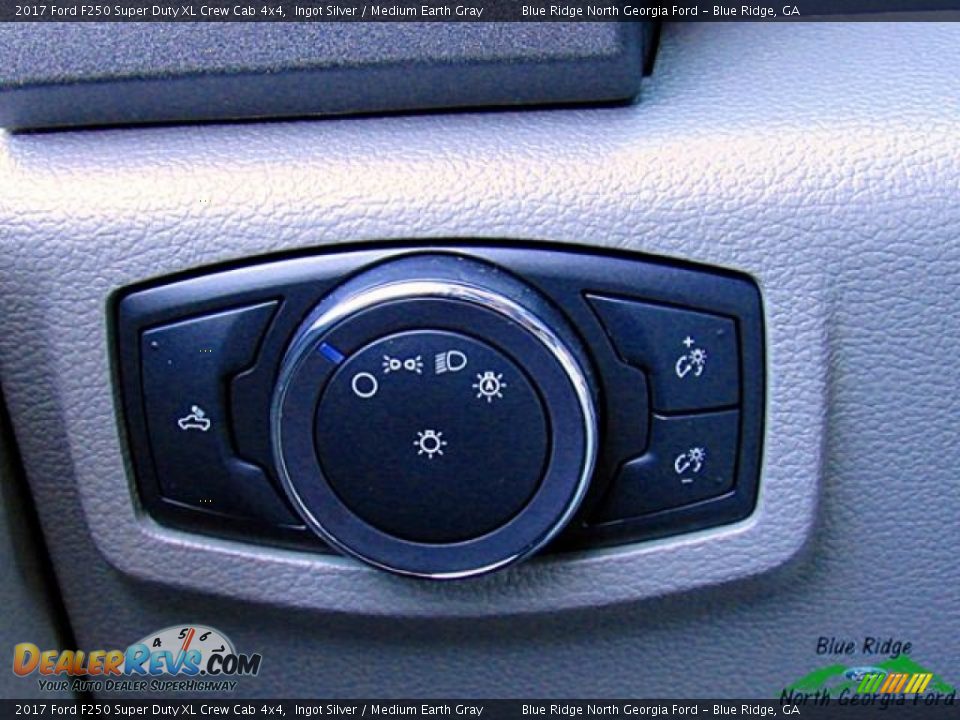 2017 Ford F250 Super Duty XL Crew Cab 4x4 Ingot Silver / Medium Earth Gray Photo #24