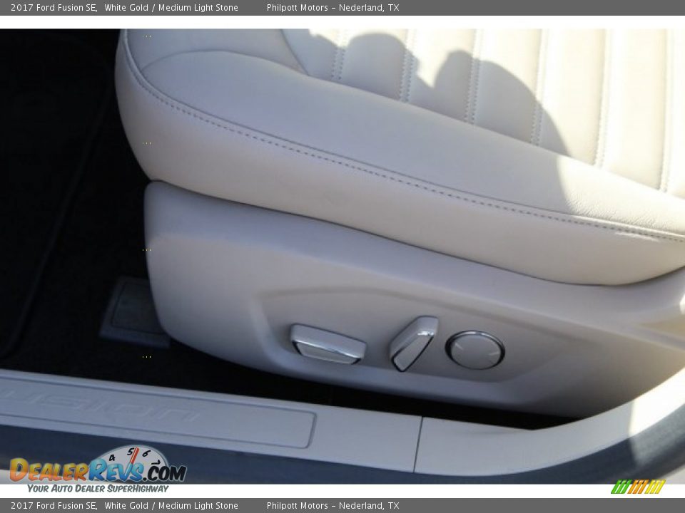 2017 Ford Fusion SE White Gold / Medium Light Stone Photo #12