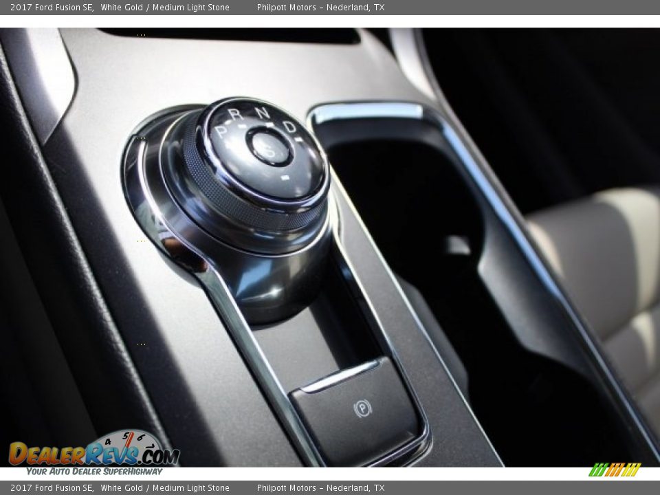 2017 Ford Fusion SE White Gold / Medium Light Stone Photo #17