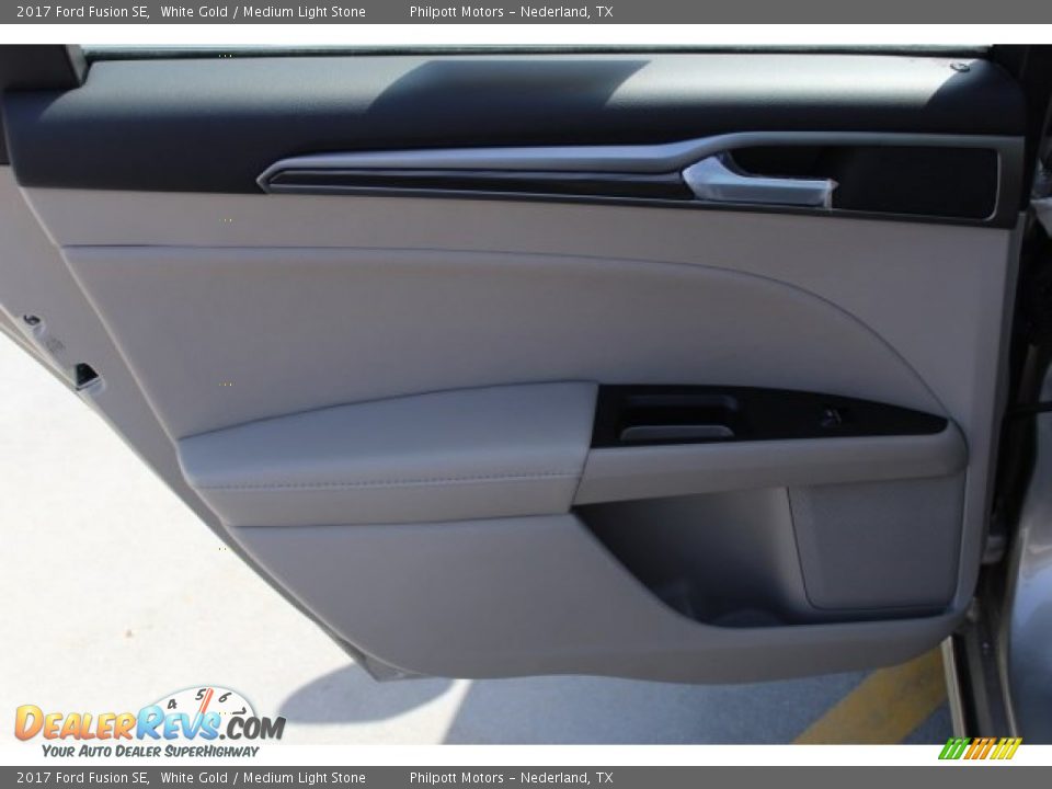 2017 Ford Fusion SE White Gold / Medium Light Stone Photo #21