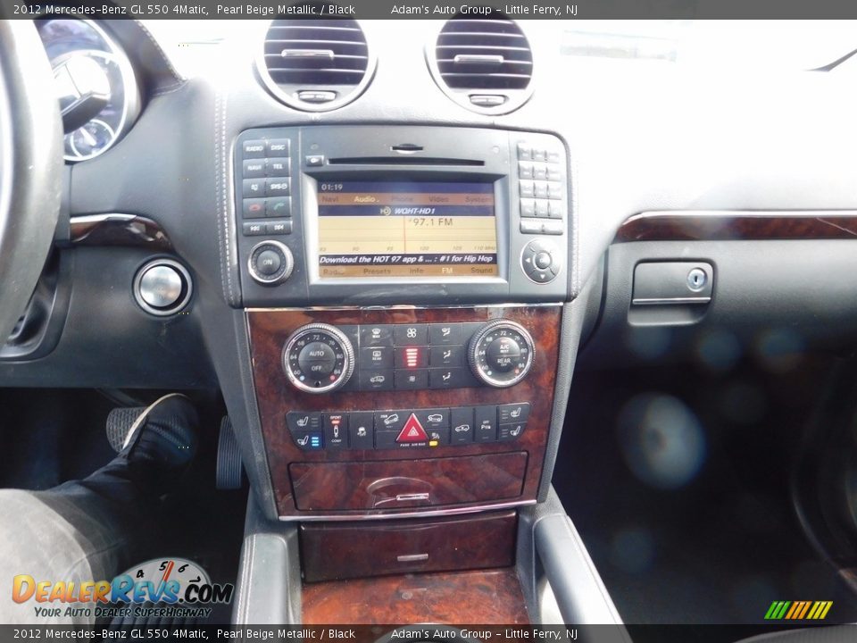 2012 Mercedes-Benz GL 550 4Matic Pearl Beige Metallic / Black Photo #17