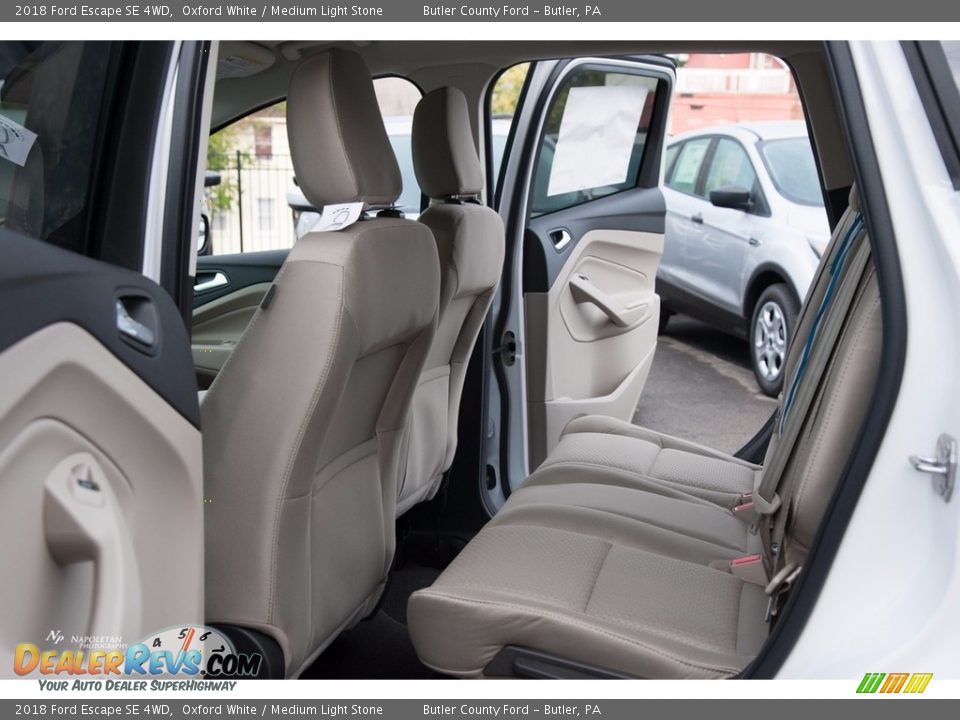 2018 Ford Escape SE 4WD Oxford White / Medium Light Stone Photo #10