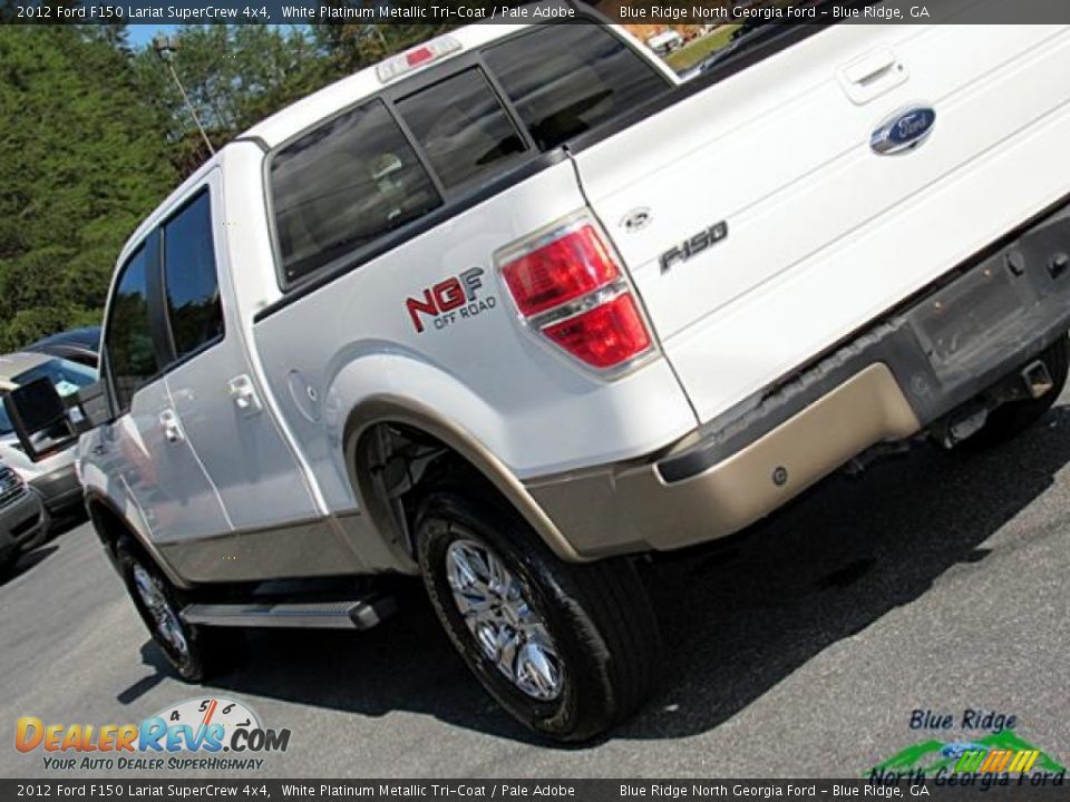 2012 Ford F150 Lariat SuperCrew 4x4 White Platinum Metallic Tri-Coat / Pale Adobe Photo #32