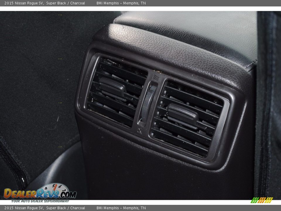 2015 Nissan Rogue SV Super Black / Charcoal Photo #28