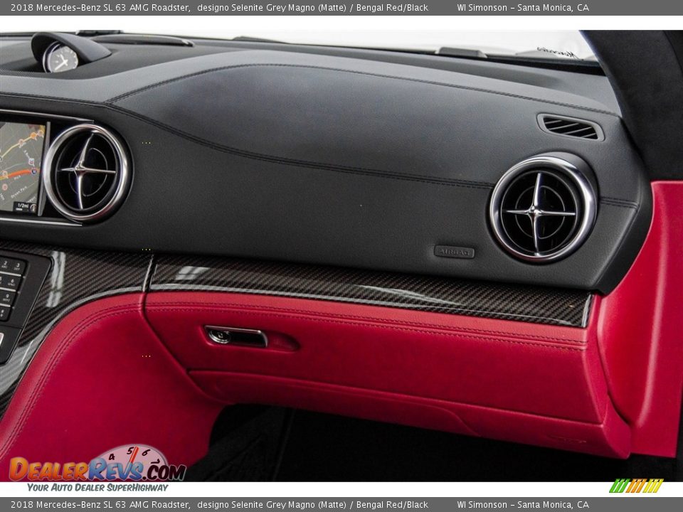 Dashboard of 2018 Mercedes-Benz SL 63 AMG Roadster Photo #27