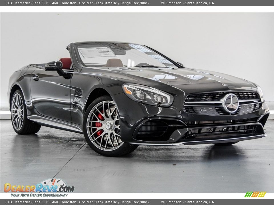 Front 3/4 View of 2018 Mercedes-Benz SL 63 AMG Roadster Photo #12