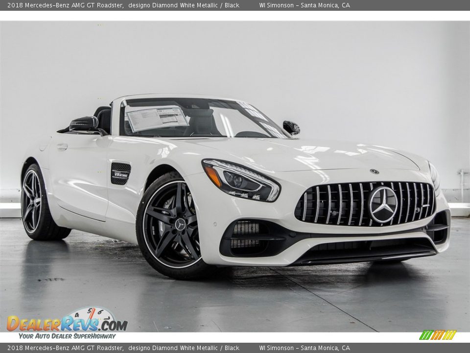 Front 3/4 View of 2018 Mercedes-Benz AMG GT Roadster Photo #31