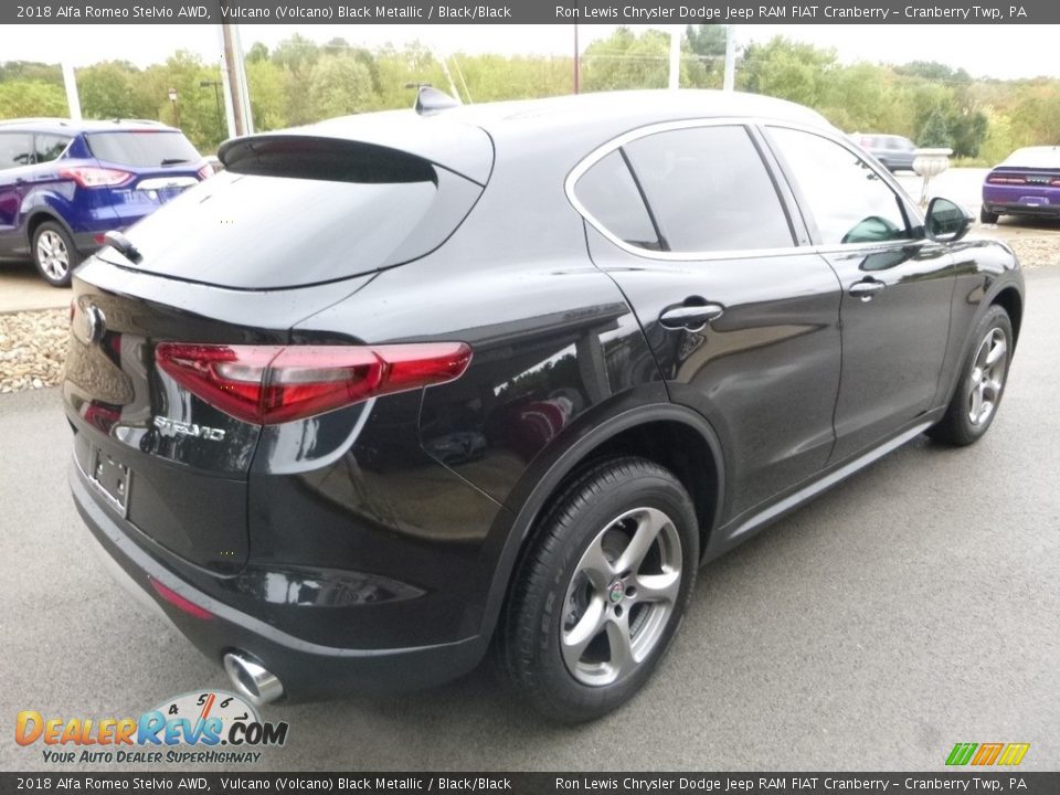 2018 Alfa Romeo Stelvio AWD Vulcano (Volcano) Black Metallic / Black/Black Photo #7