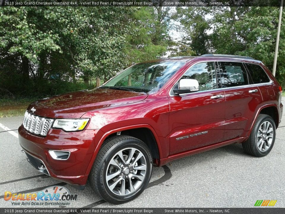 2018 Jeep Grand Cherokee Overland 4x4 Velvet Red Pearl / Brown/Light Frost Beige Photo #2