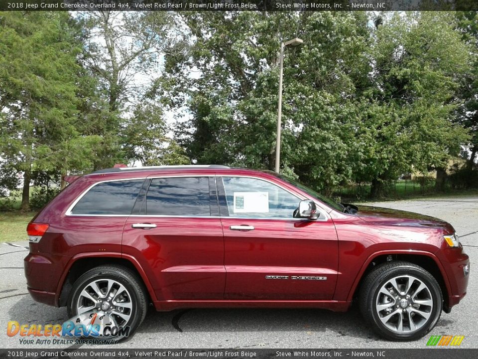 2018 Jeep Grand Cherokee Overland 4x4 Velvet Red Pearl / Brown/Light Frost Beige Photo #5