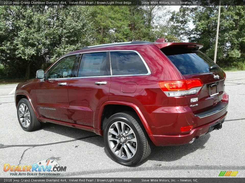 2018 Jeep Grand Cherokee Overland 4x4 Velvet Red Pearl / Brown/Light Frost Beige Photo #8
