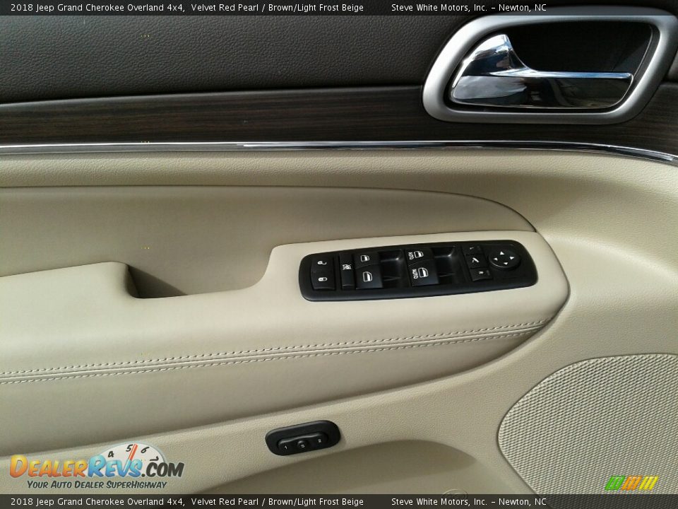 2018 Jeep Grand Cherokee Overland 4x4 Velvet Red Pearl / Brown/Light Frost Beige Photo #9