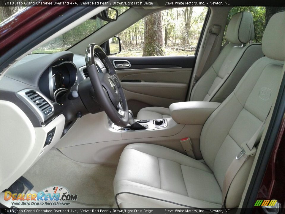 2018 Jeep Grand Cherokee Overland 4x4 Velvet Red Pearl / Brown/Light Frost Beige Photo #11