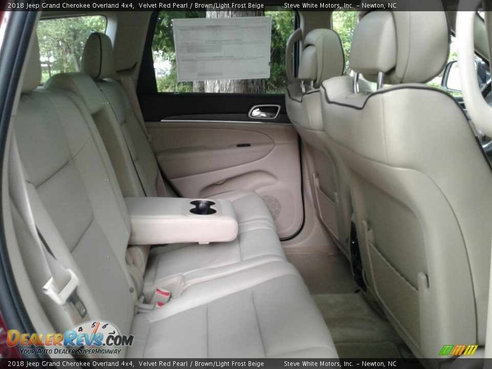 2018 Jeep Grand Cherokee Overland 4x4 Velvet Red Pearl / Brown/Light Frost Beige Photo #14