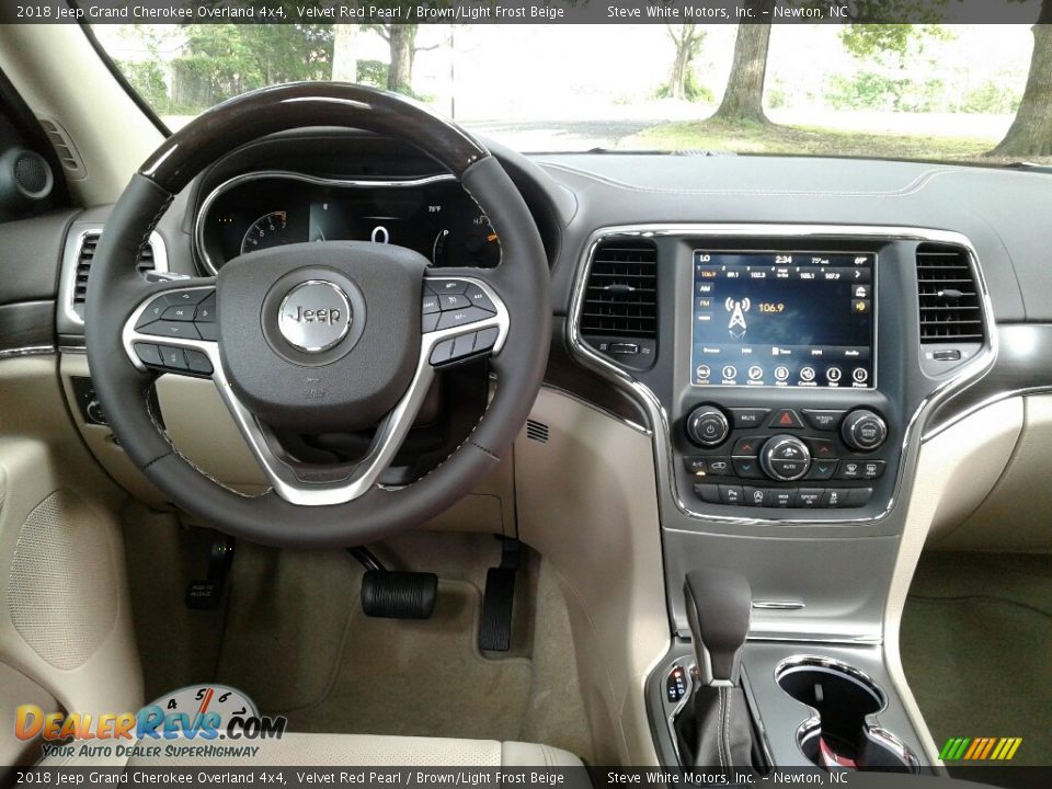 2018 Jeep Grand Cherokee Overland 4x4 Velvet Red Pearl / Brown/Light Frost Beige Photo #17