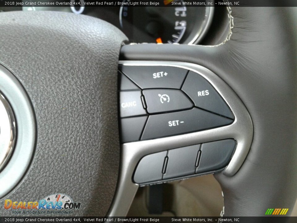 2018 Jeep Grand Cherokee Overland 4x4 Velvet Red Pearl / Brown/Light Frost Beige Photo #19