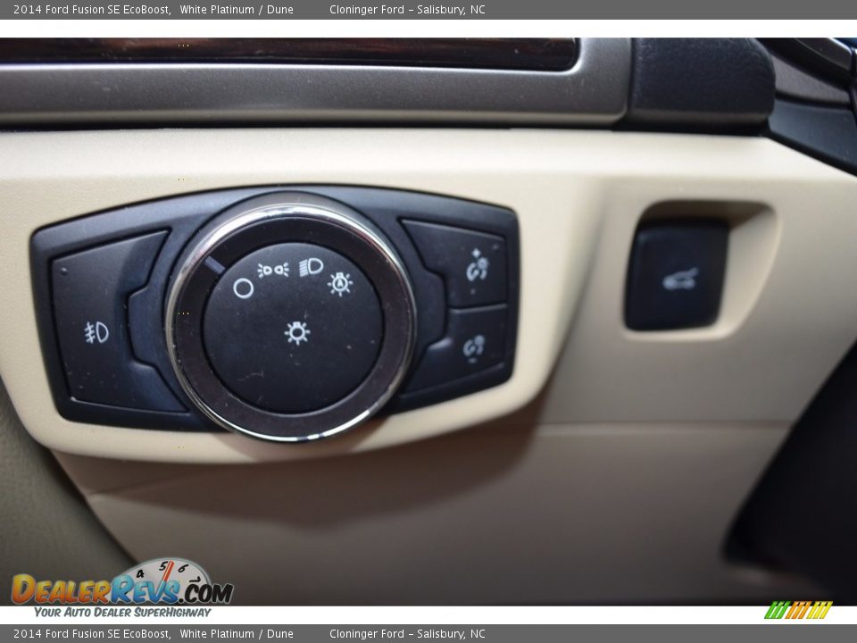 2014 Ford Fusion SE EcoBoost White Platinum / Dune Photo #24