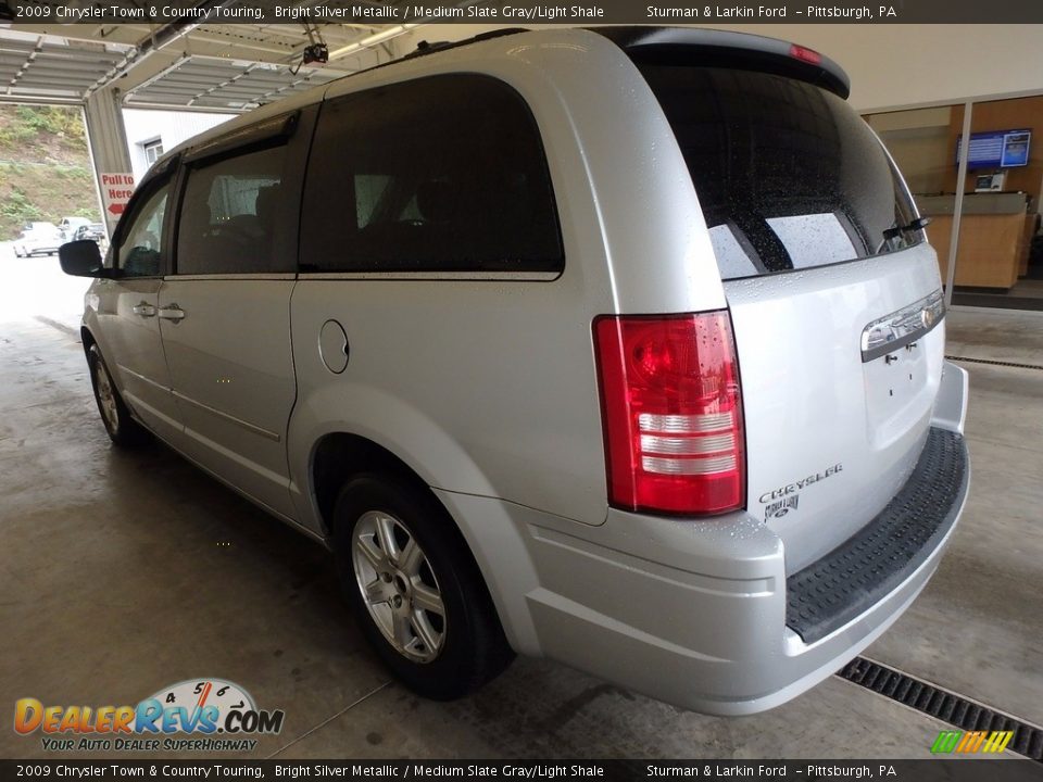 2009 Chrysler Town & Country Touring Bright Silver Metallic / Medium Slate Gray/Light Shale Photo #4