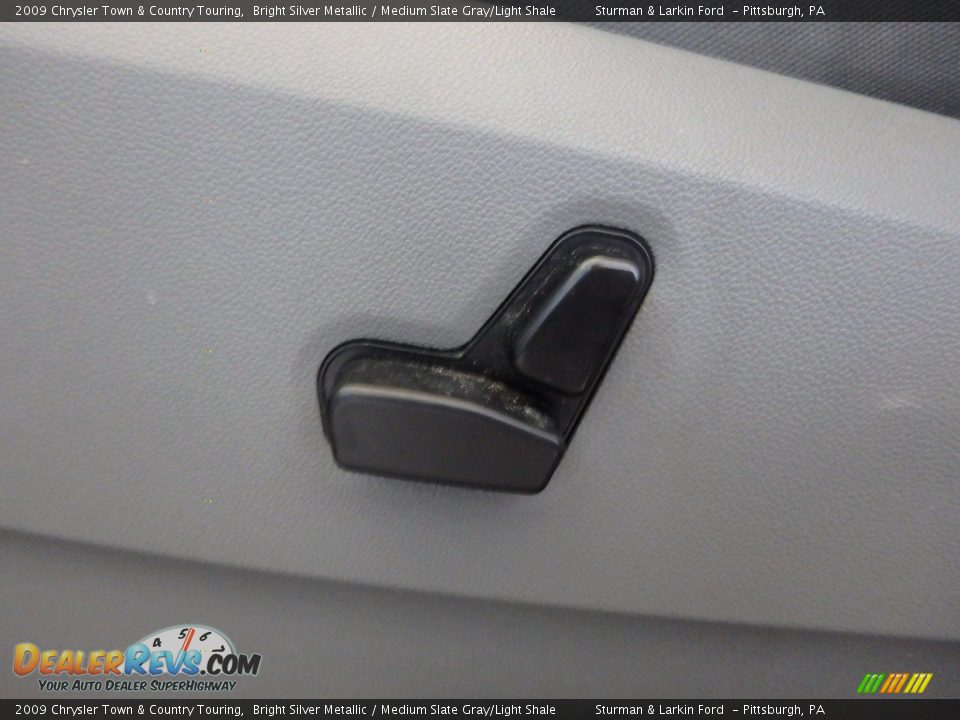 2009 Chrysler Town & Country Touring Bright Silver Metallic / Medium Slate Gray/Light Shale Photo #13