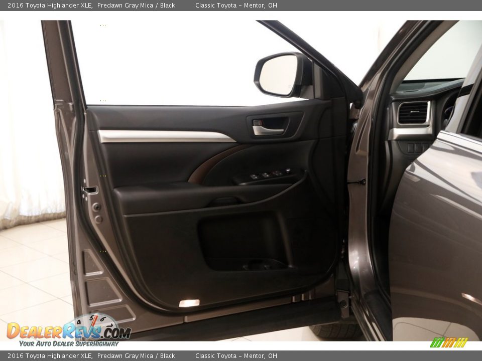 2016 Toyota Highlander XLE Predawn Gray Mica / Black Photo #4