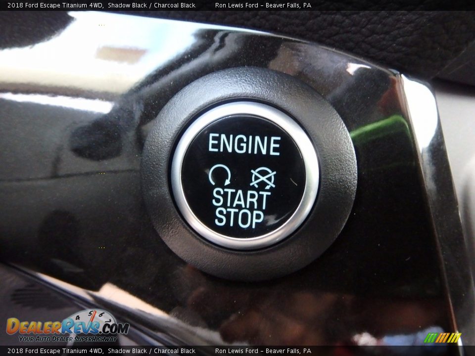 Controls of 2018 Ford Escape Titanium 4WD Photo #20