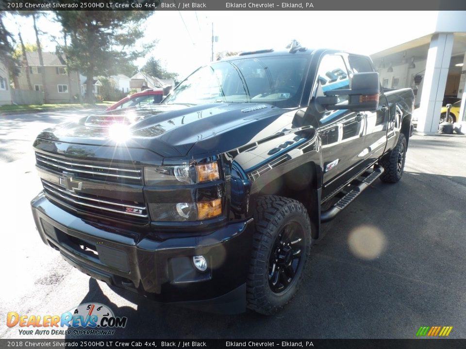 Front 3/4 View of 2018 Chevrolet Silverado 2500HD LT Crew Cab 4x4 Photo #3