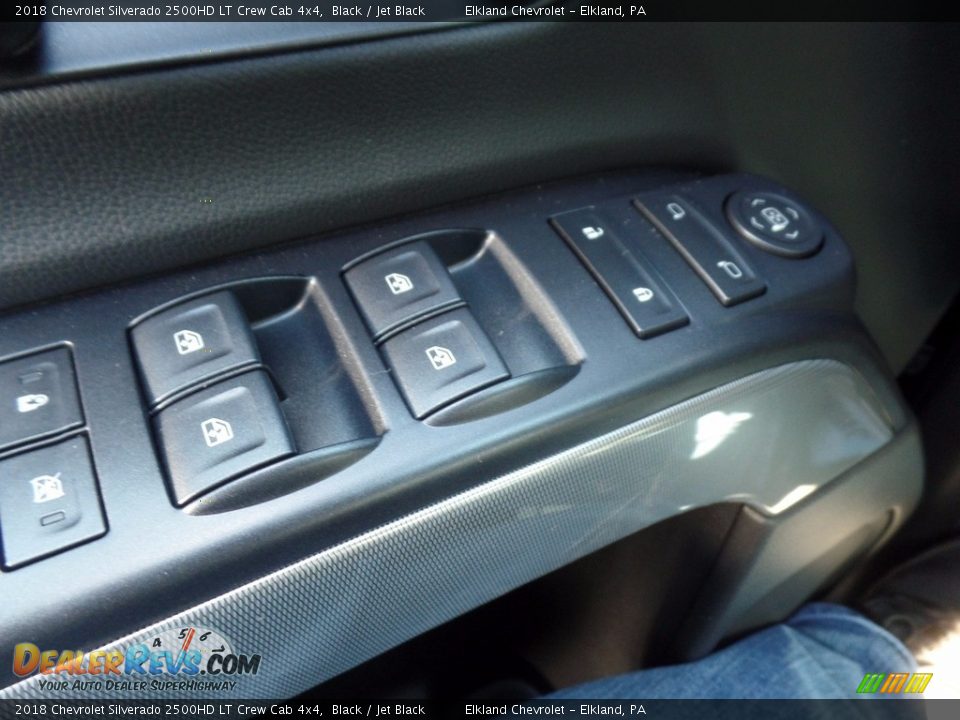 Controls of 2018 Chevrolet Silverado 2500HD LT Crew Cab 4x4 Photo #24