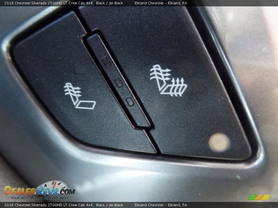 Controls of 2018 Chevrolet Silverado 2500HD LT Crew Cab 4x4 Photo #34